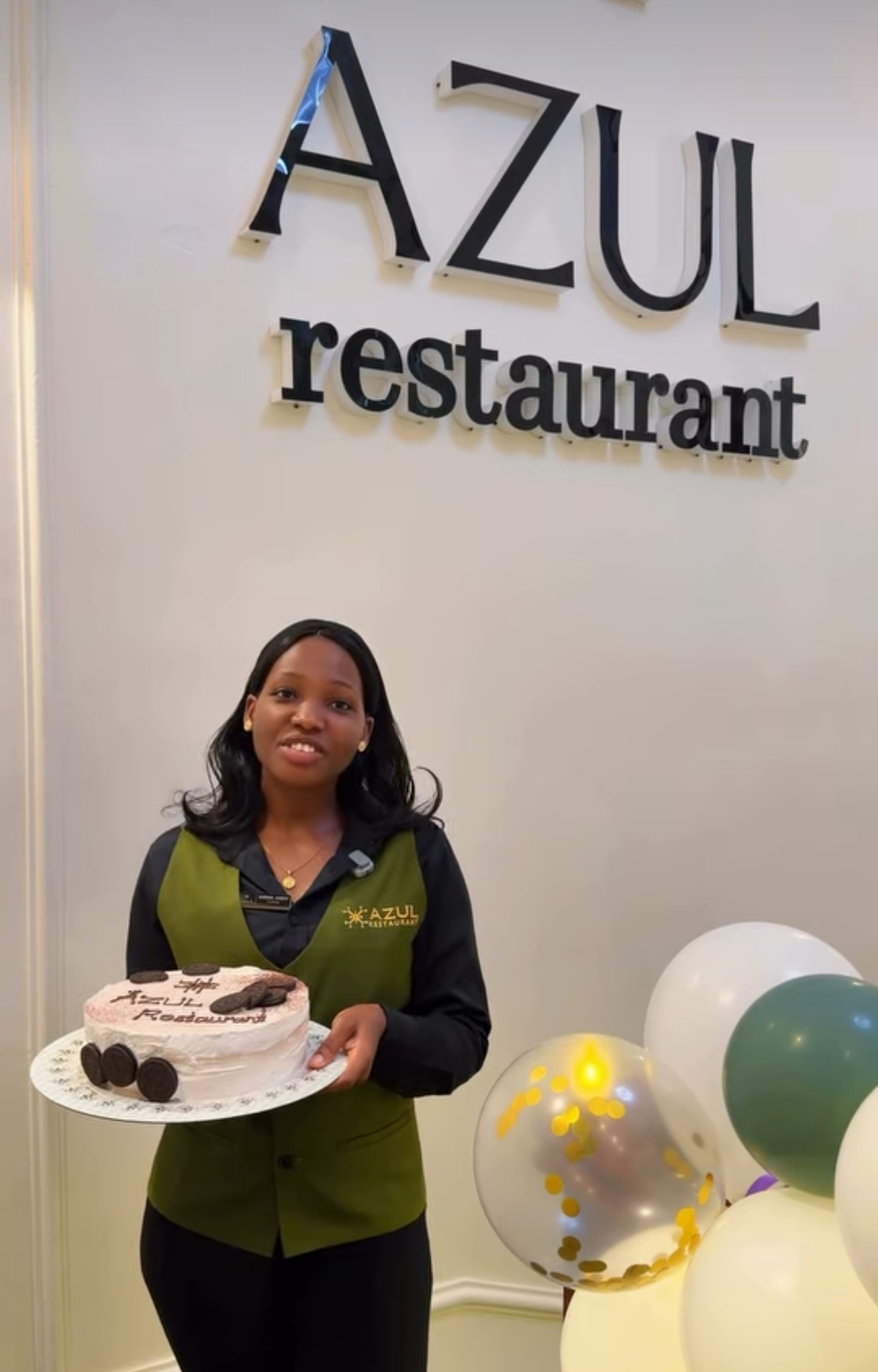 Azul Restaurant guest moment